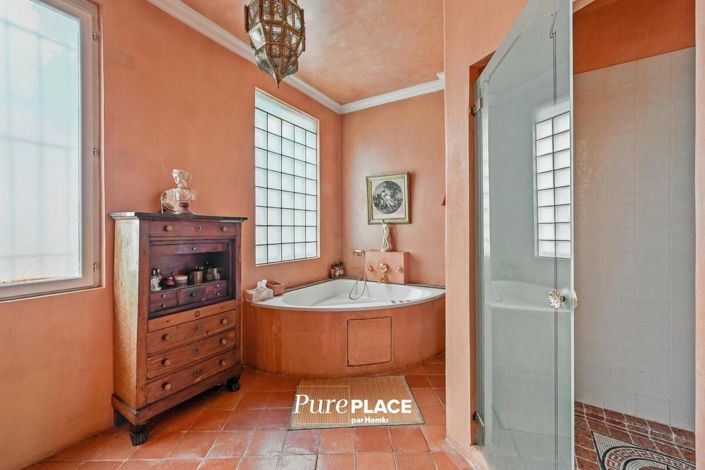 Image No.18-4 Bed House for sale