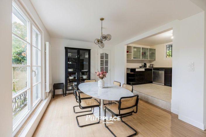 Image No.2-4 Bed House for sale