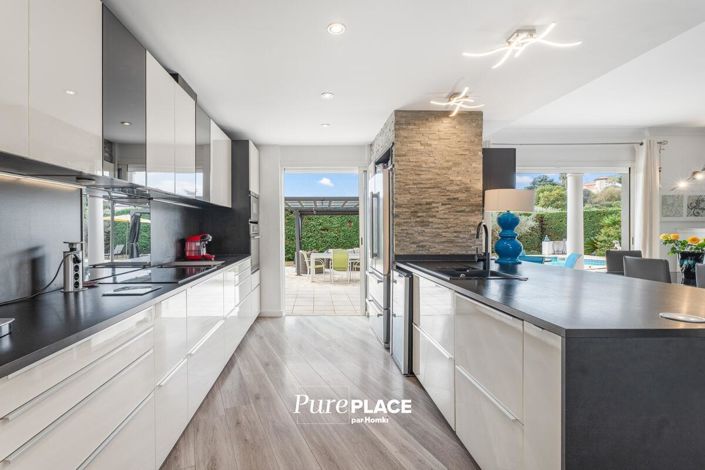 Image No.9-5 Bed House for sale