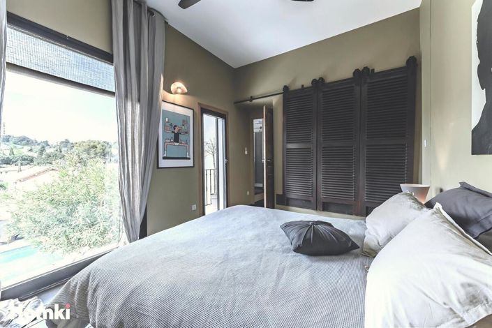 Image No.10-3 Bed House for sale