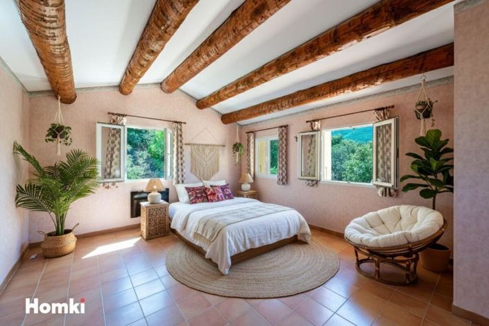 Image No.9-3 Bed House for sale