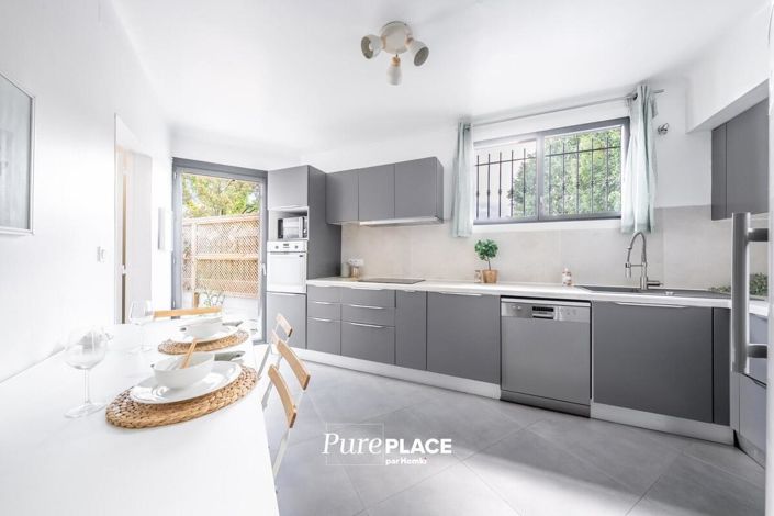 Image No.12-5 Bed House for sale