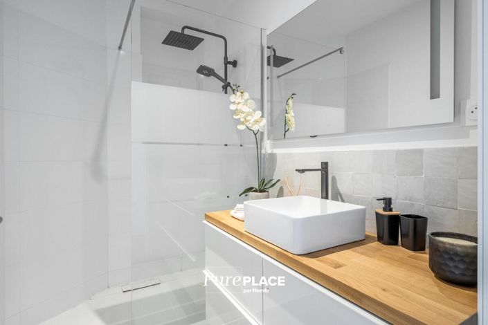 Image No.9-5 Bed House for sale