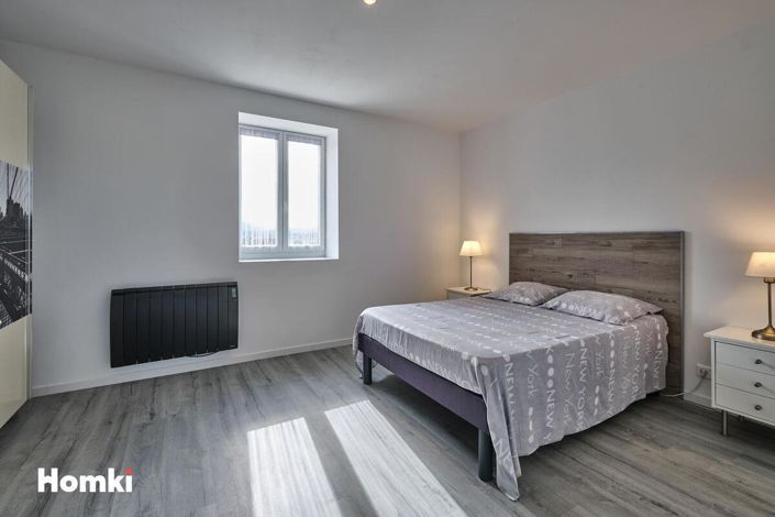 Image No.8-4 Bed House for sale