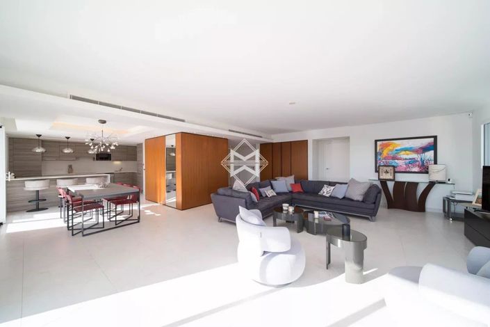 Image No.10-3 Bed Apartment for sale