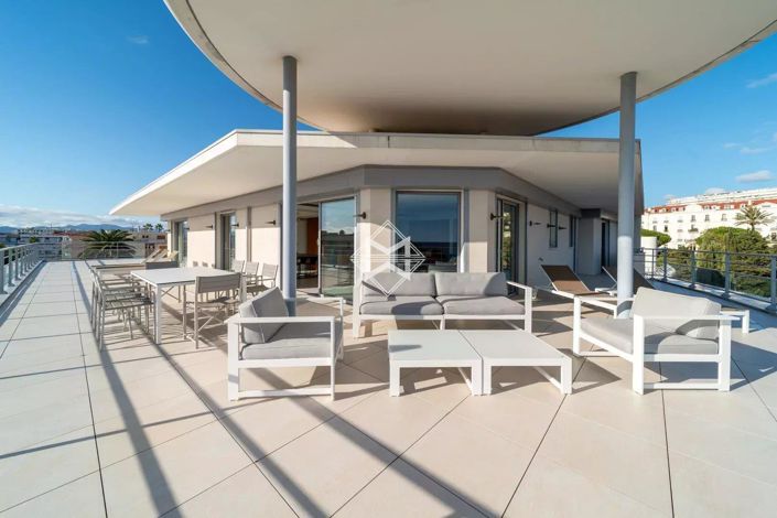 Image No.8-3 Bed Apartment for sale