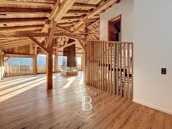 Image No.12-5 Bed House for sale