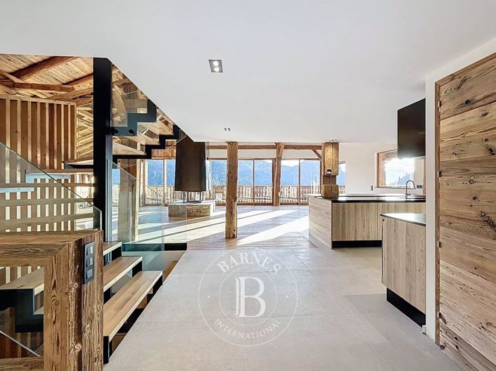 Image No.6-5 Bed House for sale