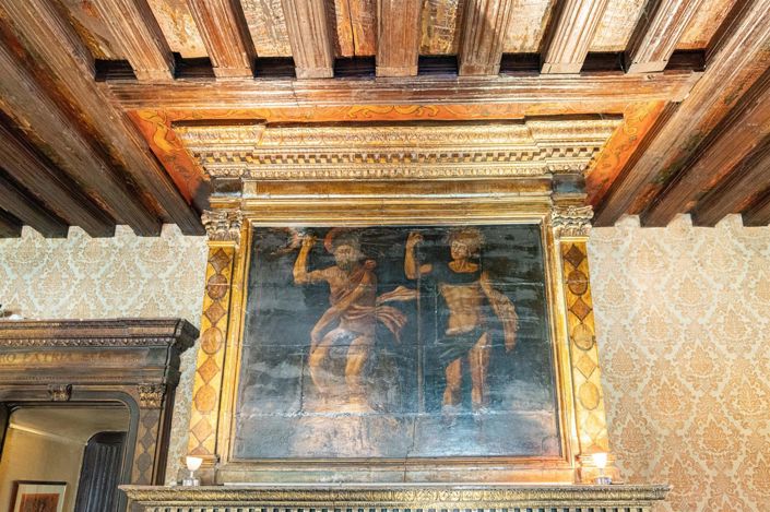 Image No.8-17 Bed Property for sale