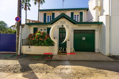 1 - Biarritz, House
