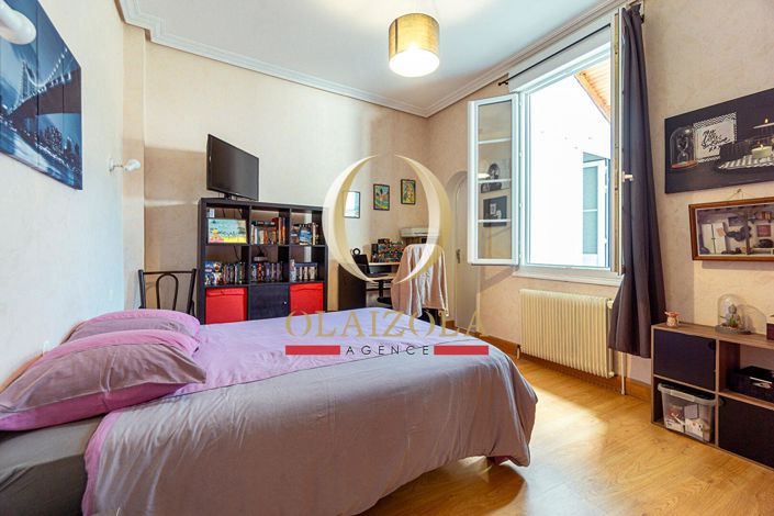 Image No.12-4 Bed House for sale