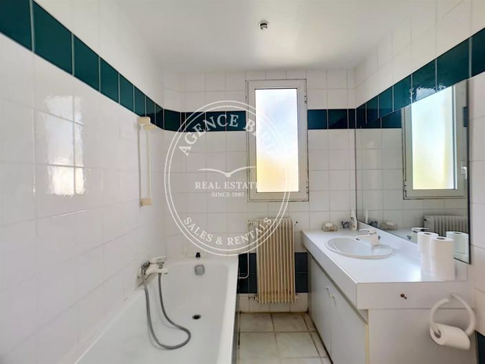 Image No.14-8 Bed House for sale