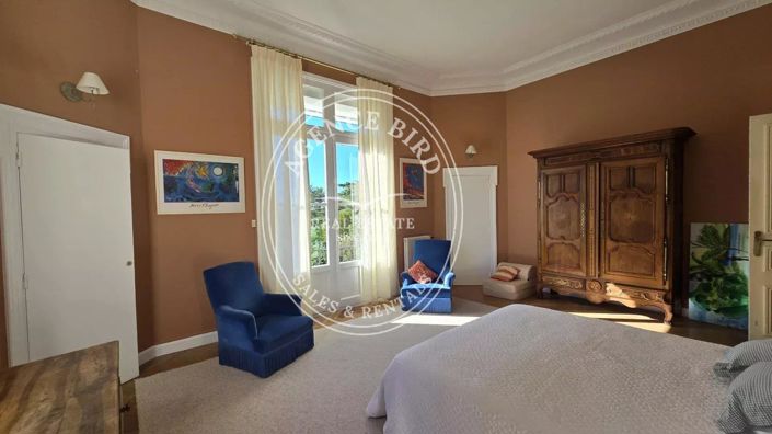 Image No.9-8 Bed House for sale