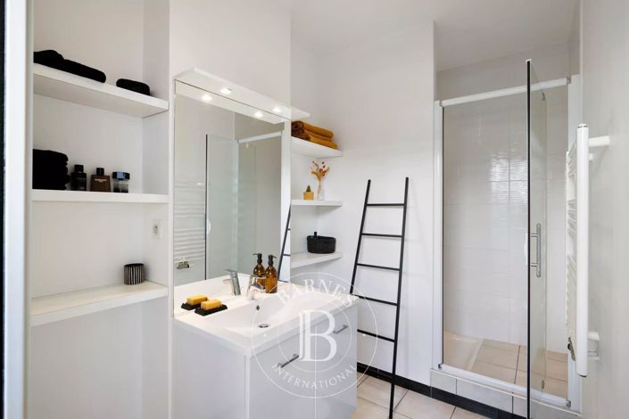 Image No.14-3 Bed Apartment for sale