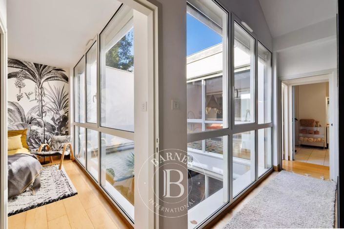 Image No.18-3 Bed Apartment for sale