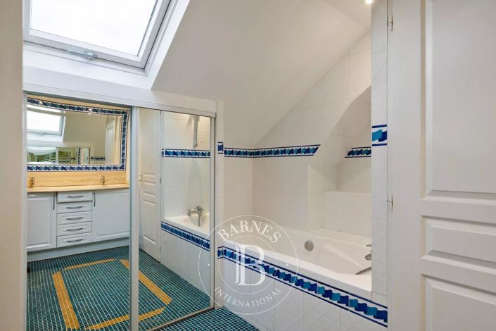 Image No.11-3 Bed Apartment for sale