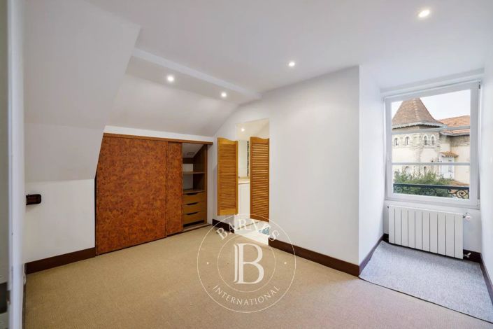 Image No.11-3 Bed Apartment for sale