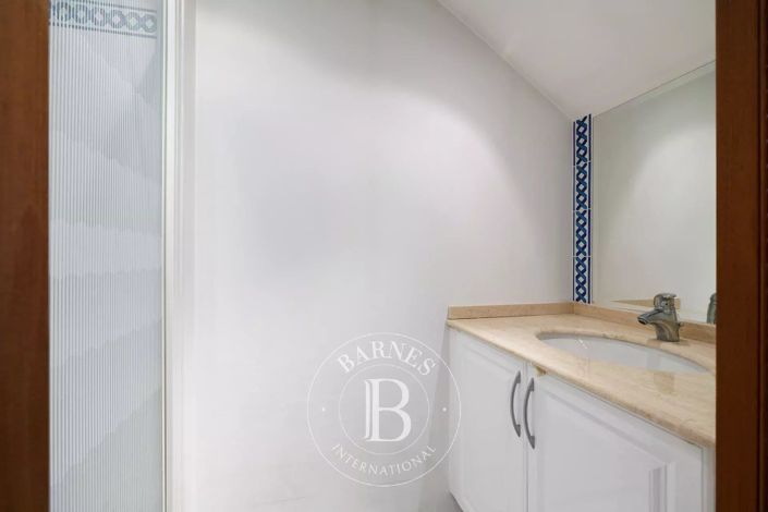 Image No.12-3 Bed Apartment for sale