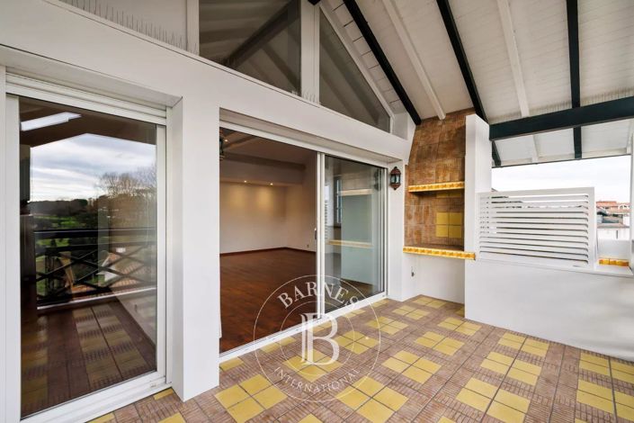 Image No.14-3 Bed Apartment for sale