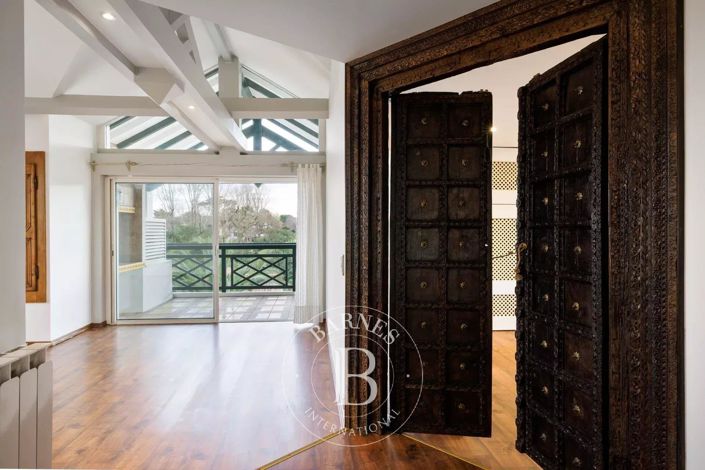 Image No.9-3 Bed Apartment for sale