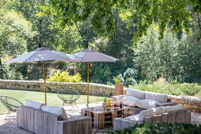 Image No.8-10 Bed House for sale