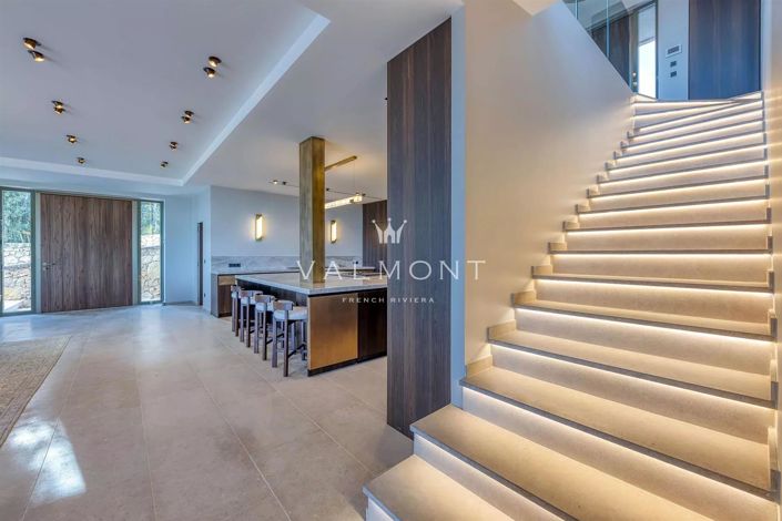 Image No.14-5 Bed House for sale