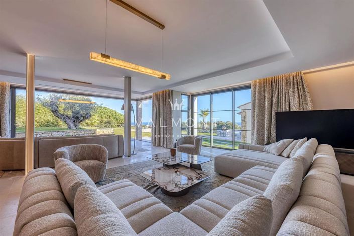 Image No.8-5 Bed House for sale