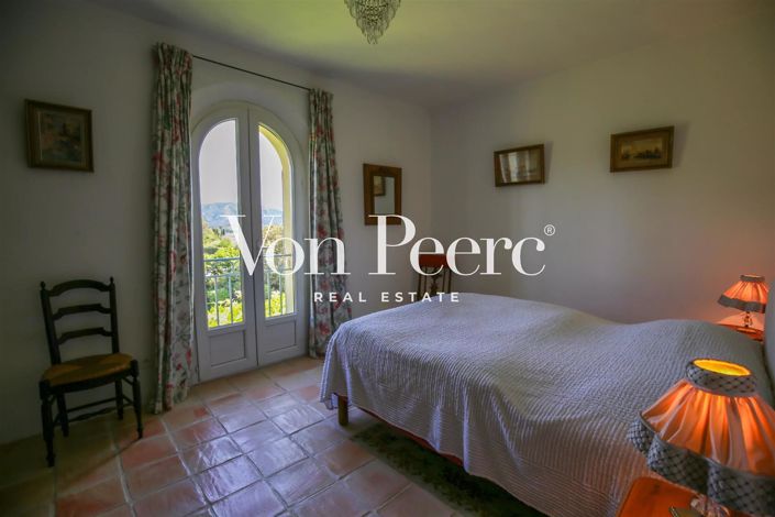 Image No.12-5 Bed House for sale