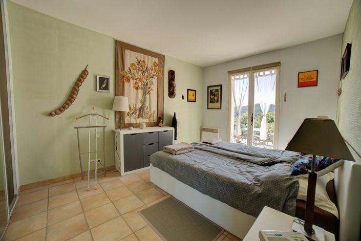 Image No.12-3 Bed House for sale