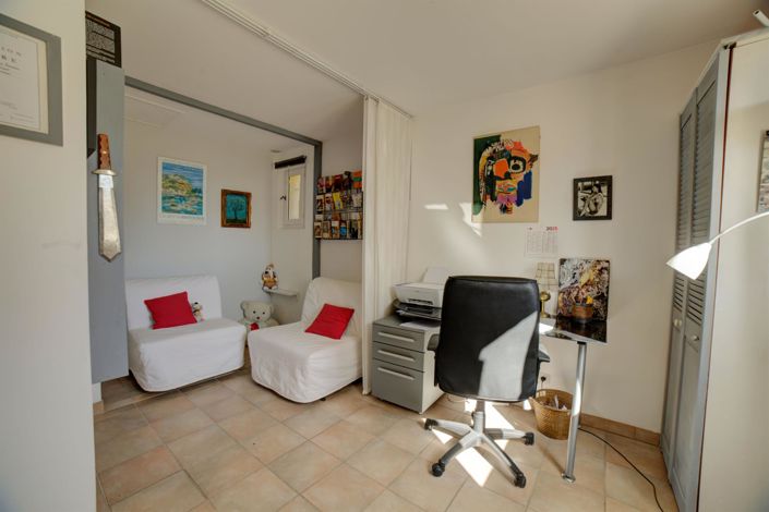 Image No.14-3 Bed House for sale