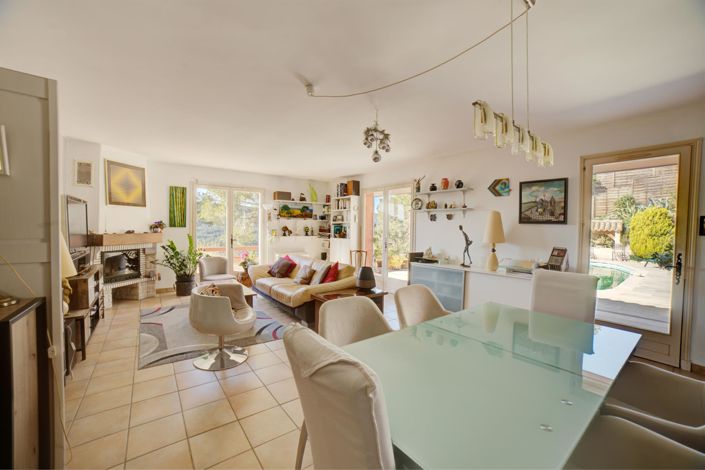 Image No.7-3 Bed House for sale