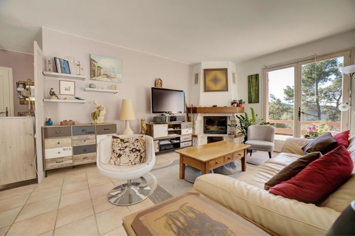 Image No.8-3 Bed House for sale