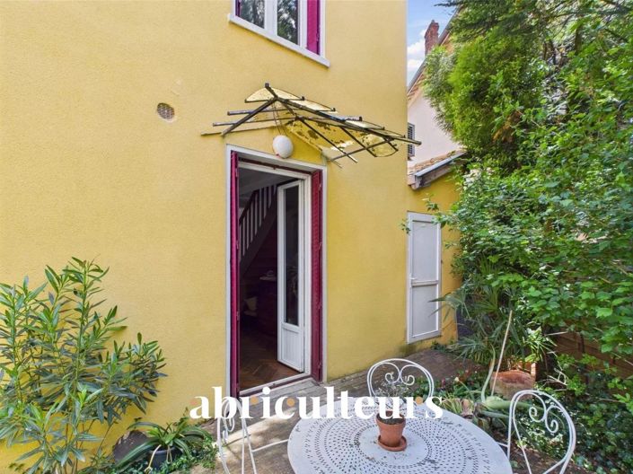 Image No.2-4 Bed House for sale