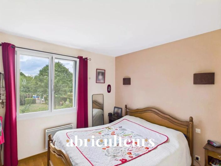 Image No.8-4 Bed House for sale