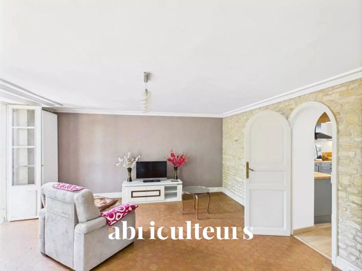 Image No.6-5 Bed House for sale