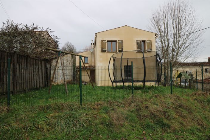 Image No.11-2 Bed House for sale