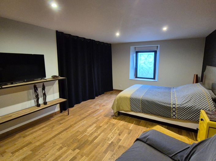 Image No.7-4 Bed House for sale