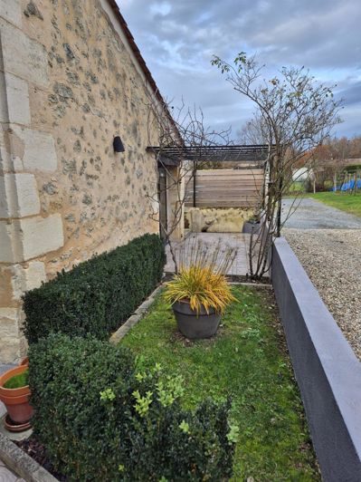 Image No.9-4 Bed House for sale