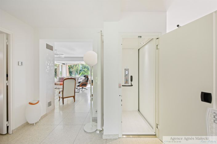 Image No.8-6 Bed House for sale