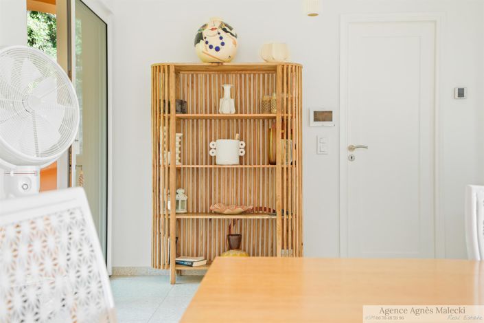 Image No.9-6 Bed House for sale