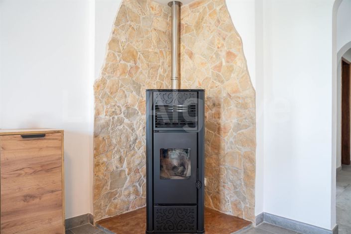 Image No.12-4 Bed House for sale