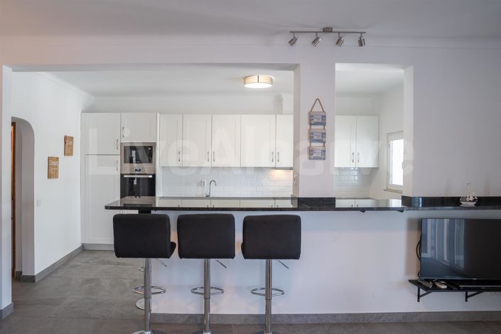 Image No.14-4 Bed House for sale