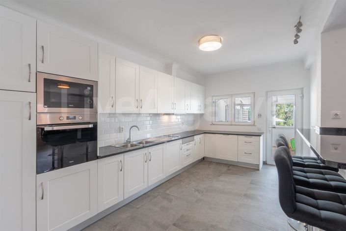 Image No.15-4 Bed House for sale