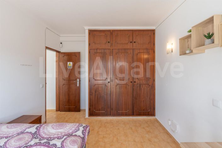 Image No.29-4 Bed House for sale