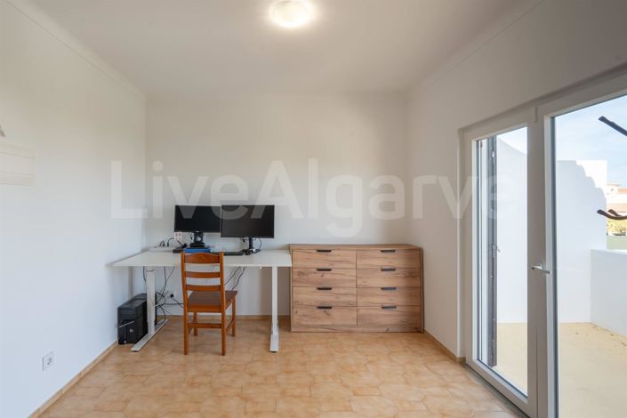 Image No.33-4 Bed House for sale