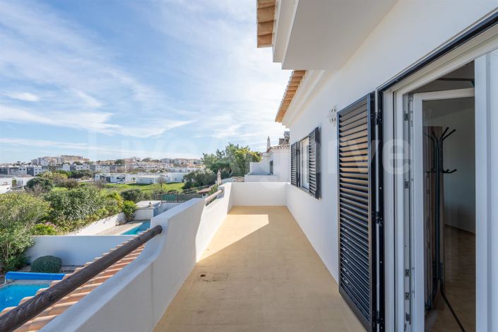 Image No.34-4 Bed House for sale