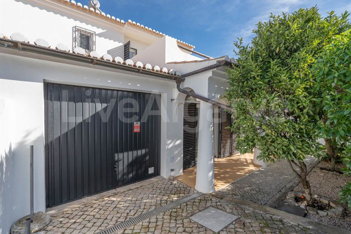 Image No.38-4 Bed House for sale