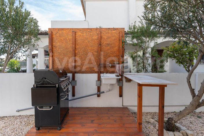 Image No.40-4 Bed House for sale