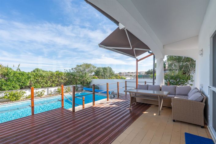 Image No.6-4 Bed House for sale