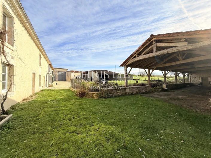 Image No.3-Maison de 4 chambres à vendre à Barbezieux-Saint-Hilaire